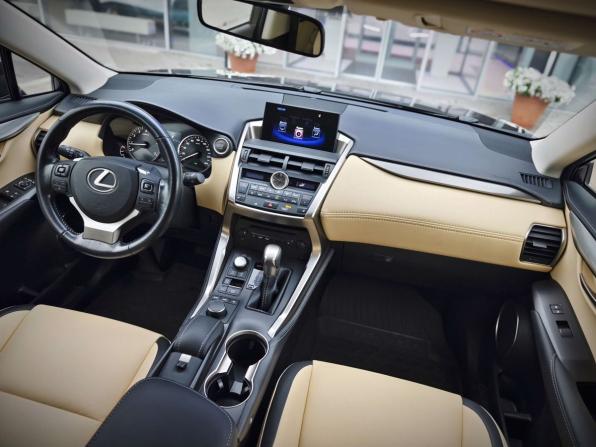 Lexus NX I с пробегом 2017 года, цена 3 150 000 рублей, 19647 км, внедорожник, Автокод Объявления