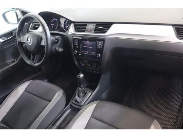 Skoda Rapid I Рестайлинг с пробегом 2017 года, цена 909 000 рублей, 255200 км, лифтбек, Автокод Объявления