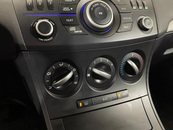 Mazda 3 II (BL) Рестайлинг с пробегом 2012 года, цена 990 000 рублей, 136278 км, седан, Автокод Объявления