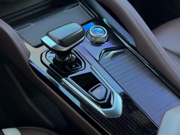 Geely Monjaro I с пробегом 2023 года, цена 3 049 000 рублей, 55500 км, внедорожник, Автокод Объявления