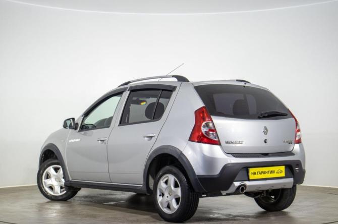 Renault Sandero II с пробегом 2014 года, цена 739 000 рублей, 106000 км, хэтчбек, Автокод Объявления