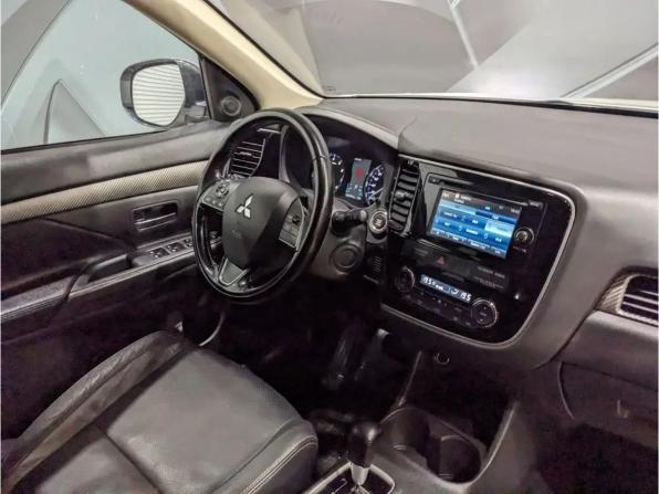 Mitsubishi Outlander III Рестайлинг 2 с пробегом 2015 года, цена 1 665 000 рублей, 169262 км, внедорожник, Автокод Объявления
