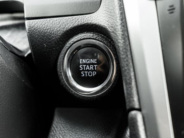 Toyota Camry VII (XV50) Рестайлинг 2 с пробегом 2017 года, цена 2 315 000 рублей, 176146 км, седан, Автокод Объявления