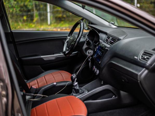 Kia Rio III Рестайлинг с пробегом 2016 года, цена 900 000 рублей, 101471 км, седан, Автокод Объявления