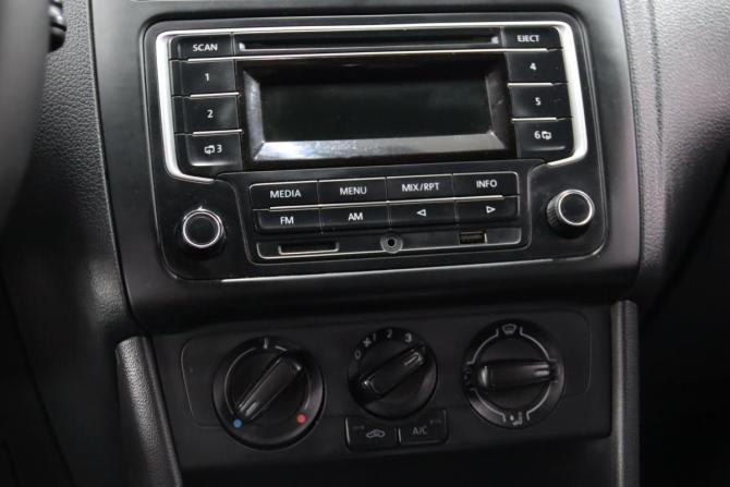 Volkswagen Polo V Рестайлинг с пробегом 2015 года, цена 935 170 рублей, 161324 км, седан, Автокод Объявления