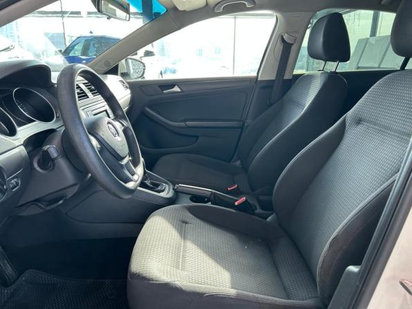 Volkswagen Jetta VI Рестайлинг с пробегом 2015 года, цена 995 000 рублей, 260240 км, седан, Автокод Объявления