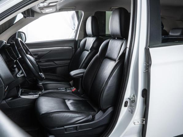 Mitsubishi Outlander III Рестайлинг 3 с пробегом 2019 года, цена 3 249 000 рублей, 126400 км, внедорожник, Автокод Объявления