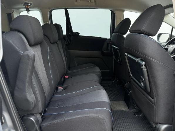 Mazda 5 II (CW) с пробегом 2011 года, цена 1 120 000 рублей, 177589 км, компактвэн, Автокод Объявления