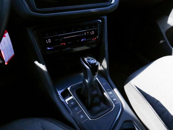 Volkswagen Tiguan II Рестайлинг с пробегом 2021 года, цена 2 749 000 рублей, 73371 км, внедорожник, Автокод Объявления