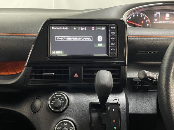 Toyota Sienta II Рестайлинг с пробегом 2019 года, цена 1 470 000 рублей, 122963 км, компактвэн, Автокод Объявления