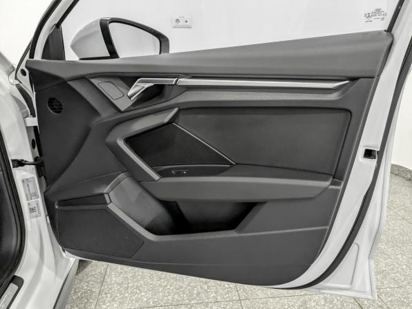 Audi A3 IV (8Y) с пробегом 2021 года, цена 2 370 000 рублей, 97019 км, седан, Автокод Объявления