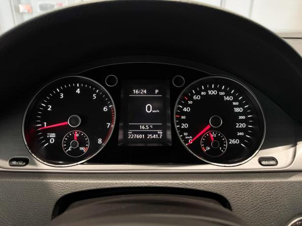 Volkswagen Passat B7 с пробегом 2012 года, цена 1 072 923 рубля, 227601 км, седан, Автокод Объявления