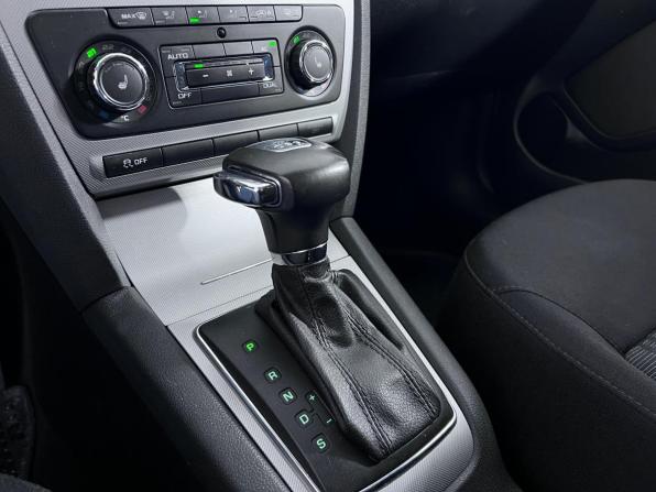 Skoda Octavia II (A5) Рестайлинг с пробегом 2011 года, цена 1 198 000 рублей, 97280 км, лифтбек, Автокод Объявления