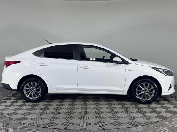 Hyundai Solaris II Рестайлинг с пробегом 2022 года, цена 1 597 000 рублей, 121158 км, седан, Автокод Объявления