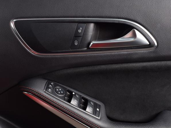 Mercedes-Benz A-Класс III (W176) с пробегом 2015 года, цена 1 329 997 рублей, 45721 км, хэтчбек, Автокод Объявления