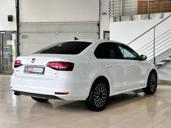 Volkswagen Jetta VI Рестайлинг с пробегом 2017 года, цена 1 449 900 рублей, 90000 км, седан, Автокод Объявления
