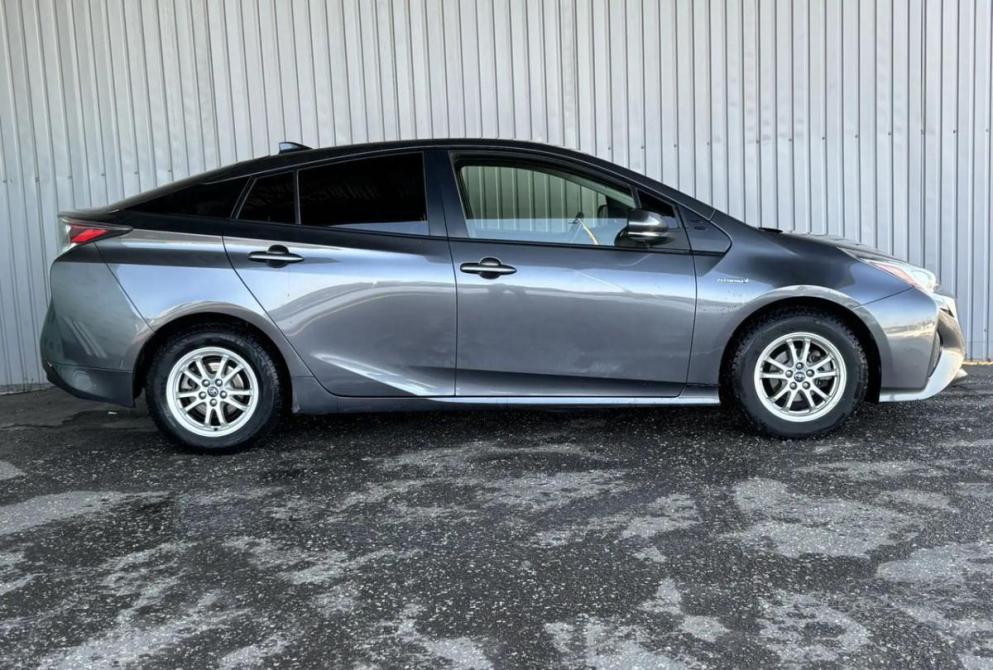 Toyota Prius III Рестайлинг (XW30) Киров  - изображение 4