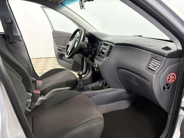 Kia Rio II Рестайлинг с пробегом 2010 года, цена 650 000 рублей, 122994 км, седан, Автокод Объявления