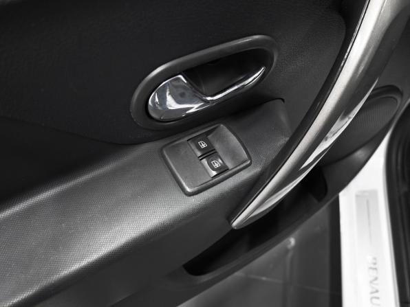Renault Logan II Рестайлинг с пробегом 2018 года, цена 895 000 рублей, 130494 км, седан, Автокод Объявления