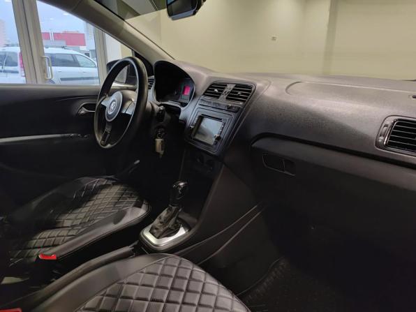 Volkswagen Polo V с пробегом 2013 года, цена 680 000 рублей, 303855 км, седан, Автокод Объявления