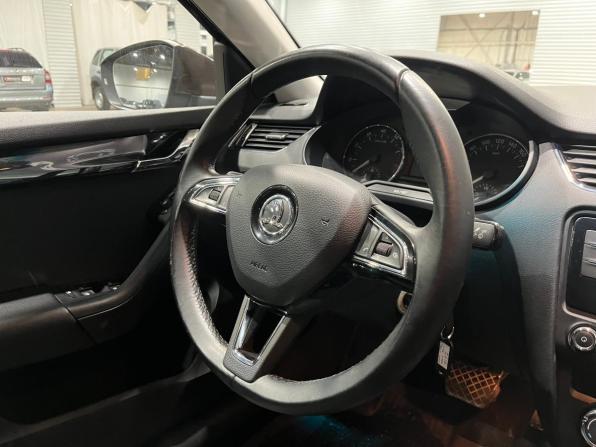 Skoda Octavia III (A7) с пробегом 2015 года, цена 1 180 000 рублей, 168420 км, лифтбек, Автокод Объявления