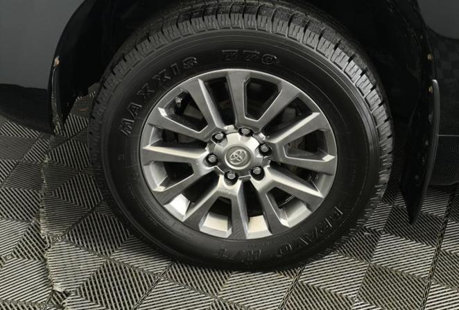 Toyota Land Cruiser Prado 150 Series Рестайлинг 2 с пробегом 2017 года, цена 5 050 000 рублей, 102136 км, внедорожник, Автокод Объявления