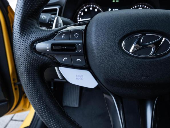 Hyundai Veloster II с пробегом 2019 года, цена 2 310 000 рублей, 64488 км, хэтчбек, Автокод Объявления