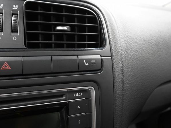 Volkswagen Polo V Рестайлинг с пробегом 2015 года, цена 1 195 000 рублей, 56327 км, седан, Автокод Объявления