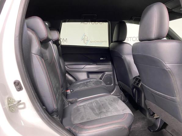 Mitsubishi Outlander III Рестайлинг 3 с пробегом 2021 года, цена 2 357 000 рублей, 128276 км, внедорожник, Автокод Объявления