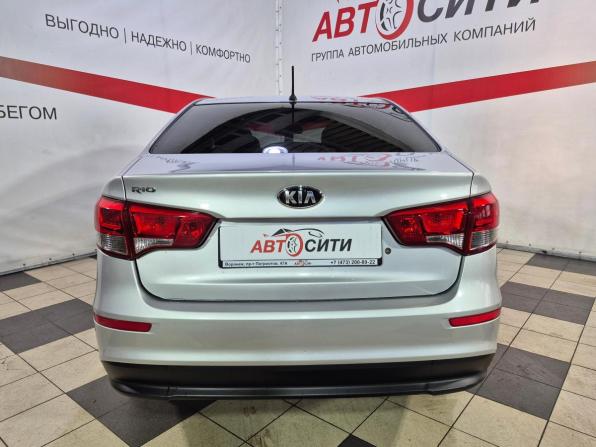 Kia Rio III Рестайлинг с пробегом 2016 года, цена 1 076 000 рублей, 139648 км, седан, Автокод Объявления