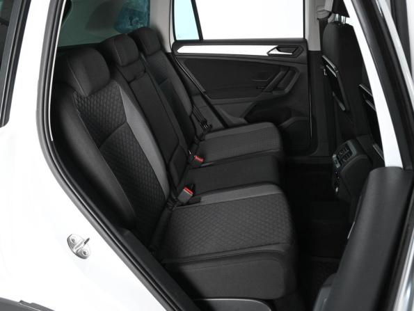 Volkswagen Tiguan II с пробегом 2018 года, цена 2 439 000 рублей, 118995 км, внедорожник, Автокод Объявления
