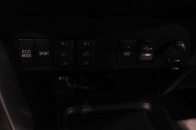 Toyota RAV4 IV (XA40) Рестайлинг с пробегом 2016 года, цена 2 299 000 рублей, 206000 км, внедорожник, Автокод Объявления