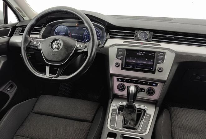 Volkswagen Passat B8 с пробегом 2017 года, цена 1 580 000 рублей, 279300 км, седан, Автокод Объявления