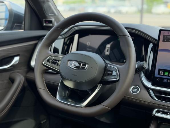 Geely Monjaro I Рестайлинг 2 (China Market) с пробегом 2026 года, цена 4 200 000 рублей, 25 км, внедорожник, Автокод Объявления