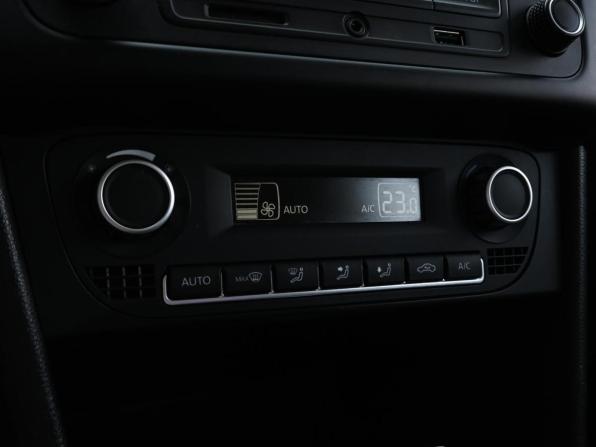 Volkswagen Polo V Рестайлинг с пробегом 2017 года, цена 1 099 000 рублей, 181559 км, седан, Автокод Объявления