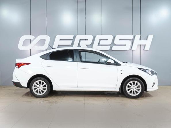 Hyundai Solaris II Рестайлинг с пробегом 2021 года, цена 1 539 000 рублей, 102162 км, седан, Автокод Объявления