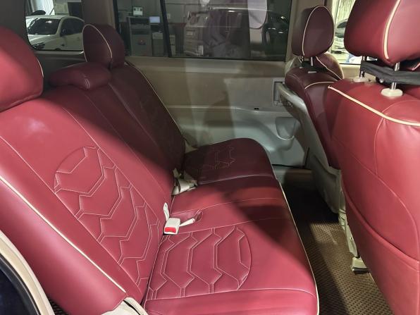 Toyota ISis I Рестайлинг с пробегом 2010 года, цена 1 049 000 рублей, 297611 км, компактвэн, Автокод Объявления
