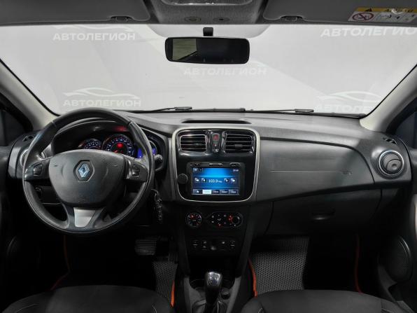 Renault Sandero II с пробегом 2015 года, цена 860 000 рублей, 178000 км, хэтчбек, Автокод Объявления