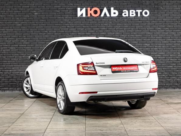 Skoda Octavia III (A7) Рестайлинг с пробегом 2018 года, цена 1 900 000 рублей, 143215 км, лифтбек, Автокод Объявления