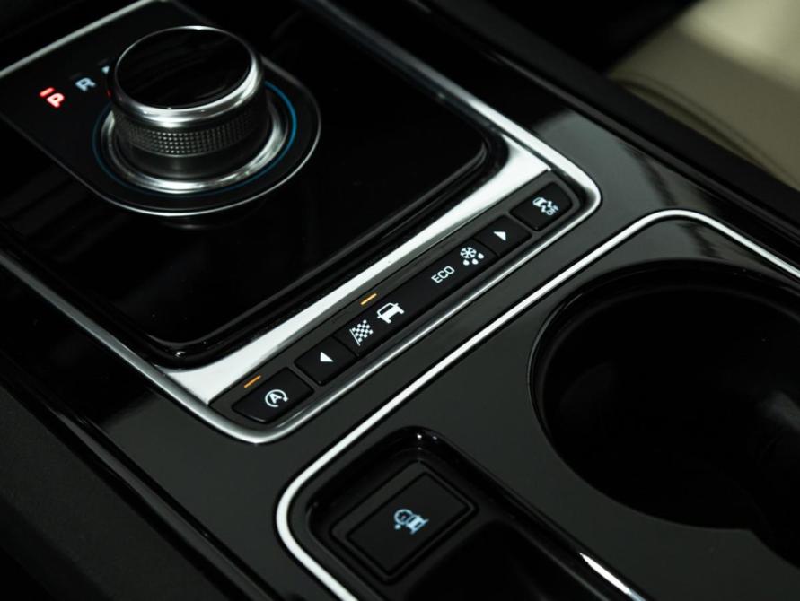 Jaguar XE I Санкт-Петербург  - изображение 19