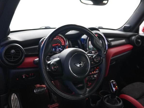 Mini Hatch III (F55/F56) Рестайлинг с пробегом 2019 года, цена 3 149 977 рублей, 70770 км, хэтчбек, Автокод Объявления