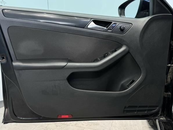 Volkswagen Jetta VI с пробегом 2012 года, цена 705 000 рублей, 397997 км, седан, Автокод Объявления