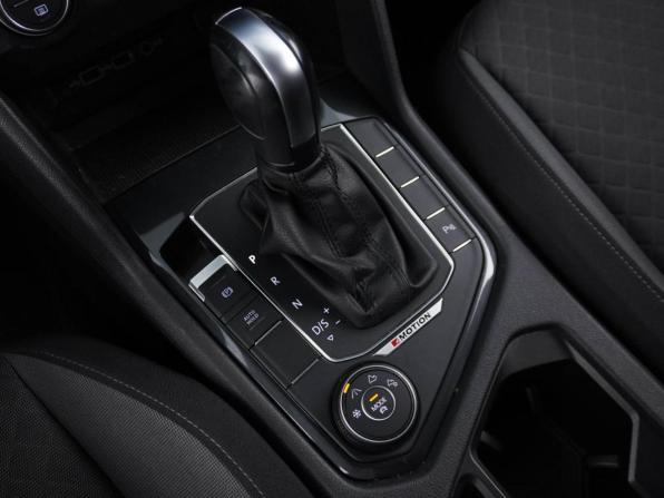 Volkswagen Tiguan II с пробегом 2020 года, цена 2 550 055 рублей, 76716 км, внедорожник, Автокод Объявления