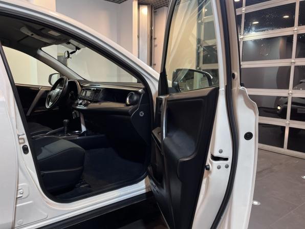 Toyota RAV4 IV (XA40) Рестайлинг с пробегом 2016 года, цена 2 349 000 рублей, 118500 км, внедорожник, Автокод Объявления