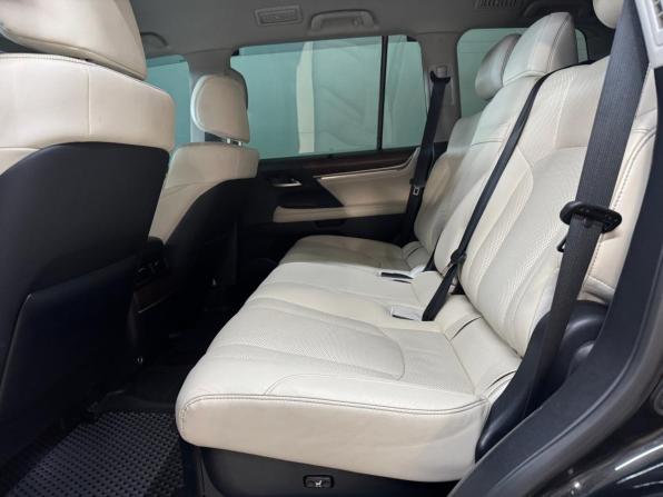 Lexus LX III Рестайлинг 2 с пробегом 2016 года, цена 6 970 000 рублей, 199755 км, внедорожник, Автокод Объявления