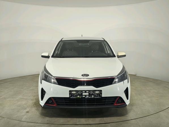 Kia Rio IV Рестайлинг с пробегом 2020 года, цена 1 315 000 рублей, 153936 км, седан, Автокод Объявления