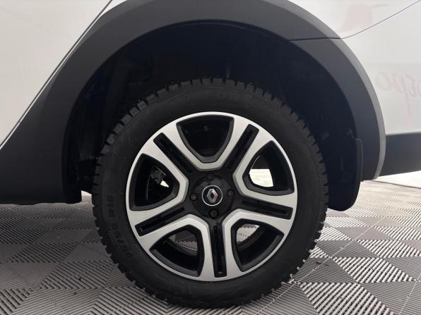 Renault Logan II Рестайлинг с пробегом 2022 года, цена 1 390 000 рублей, 43555 км, седан, Автокод Объявления