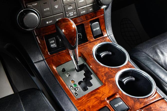 Toyota Highlander II (XU40) Рестайлинг с пробегом 2012 года, цена 2 199 000 рублей, 319652 км, внедорожник, Автокод Объявления