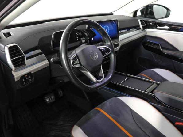 Volkswagen ID.6 с пробегом 2022 года, цена 3 199 000 рублей, 43413 км, внедорожник, Автокод Объявления