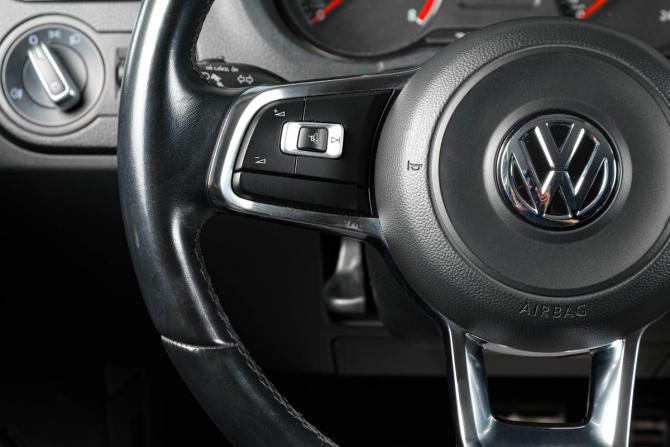 Volkswagen Polo V Рестайлинг с пробегом 2018 года, цена 1 429 000 рублей, 119300 км, седан, Автокод Объявления